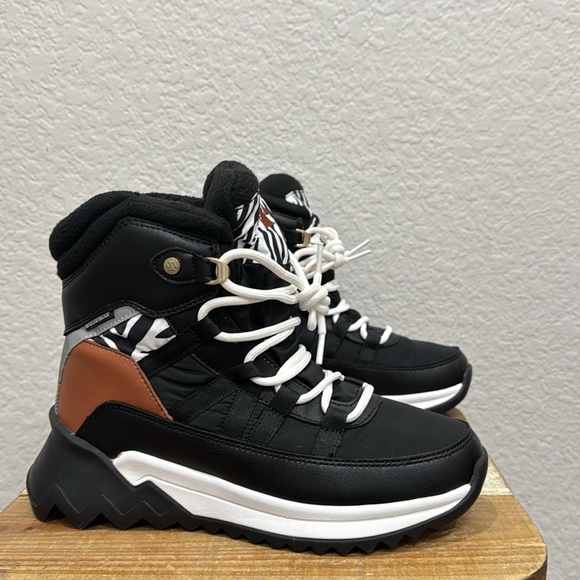Cougar Steez Waterproof Cold Weather Zebra Boots Size 6 - Picture 2 of 9